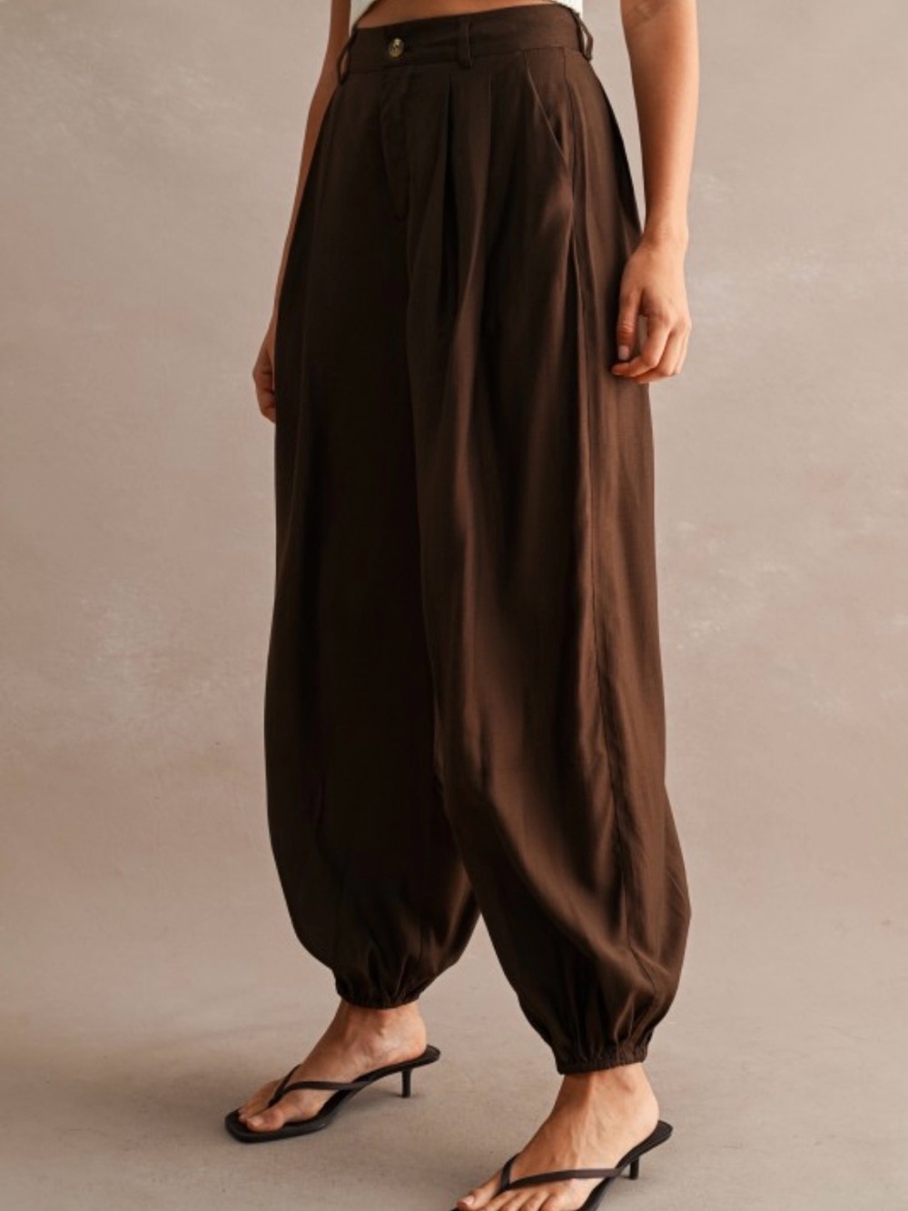 A503 Mable Lightweight High-Rise Balloon Pants in Dark Brown - Picture 5 of 6
